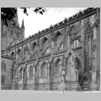 Lichfield Cathedral, photo by Heinz Theuerkauf,8.jpg